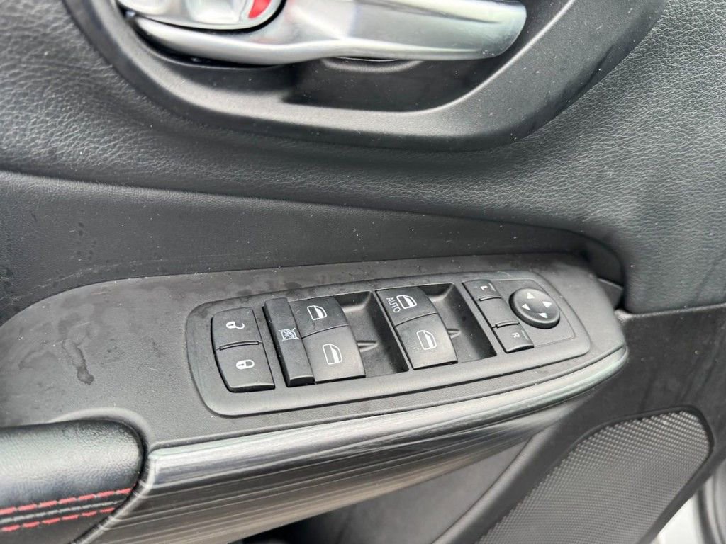 Used 2015 Jeep Cherokee Trailhawk w/ Comfort/Convenience Group image 16