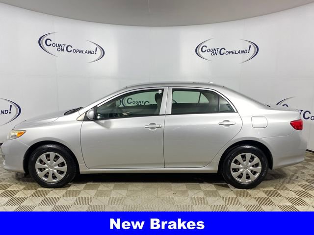 Used 2010 Toyota Corolla LE image 2