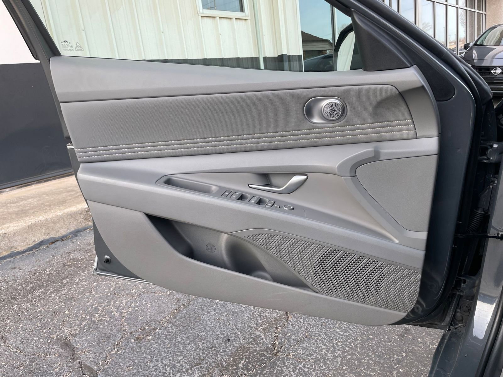 Used 2025 Hyundai Elantra SEL image 18