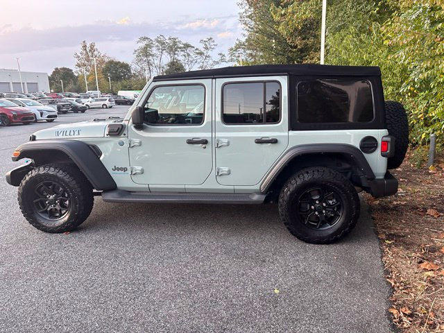 Used 2024 Jeep Wrangler Unlimited AWD/4WD image 23