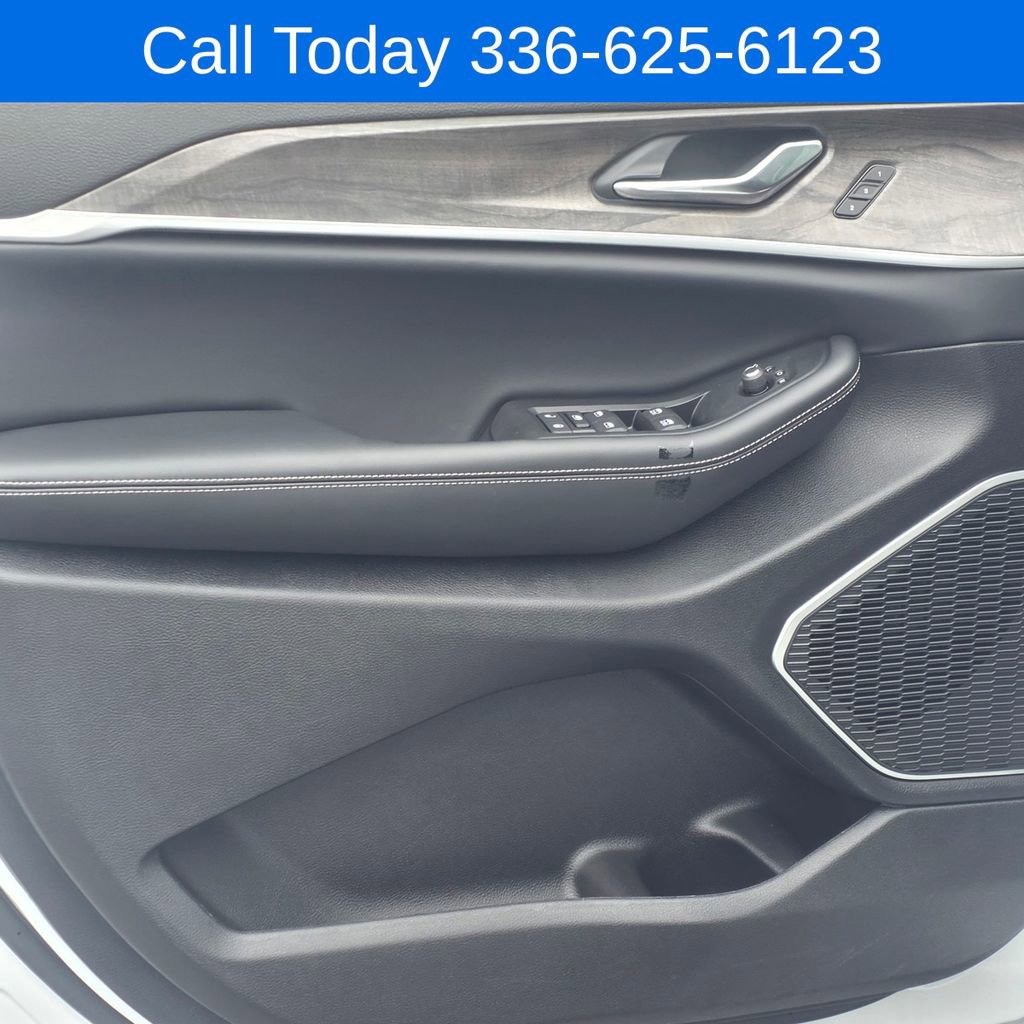 New 2026 Jeep Grand Cherokee L Limited AWD/4WD image 13