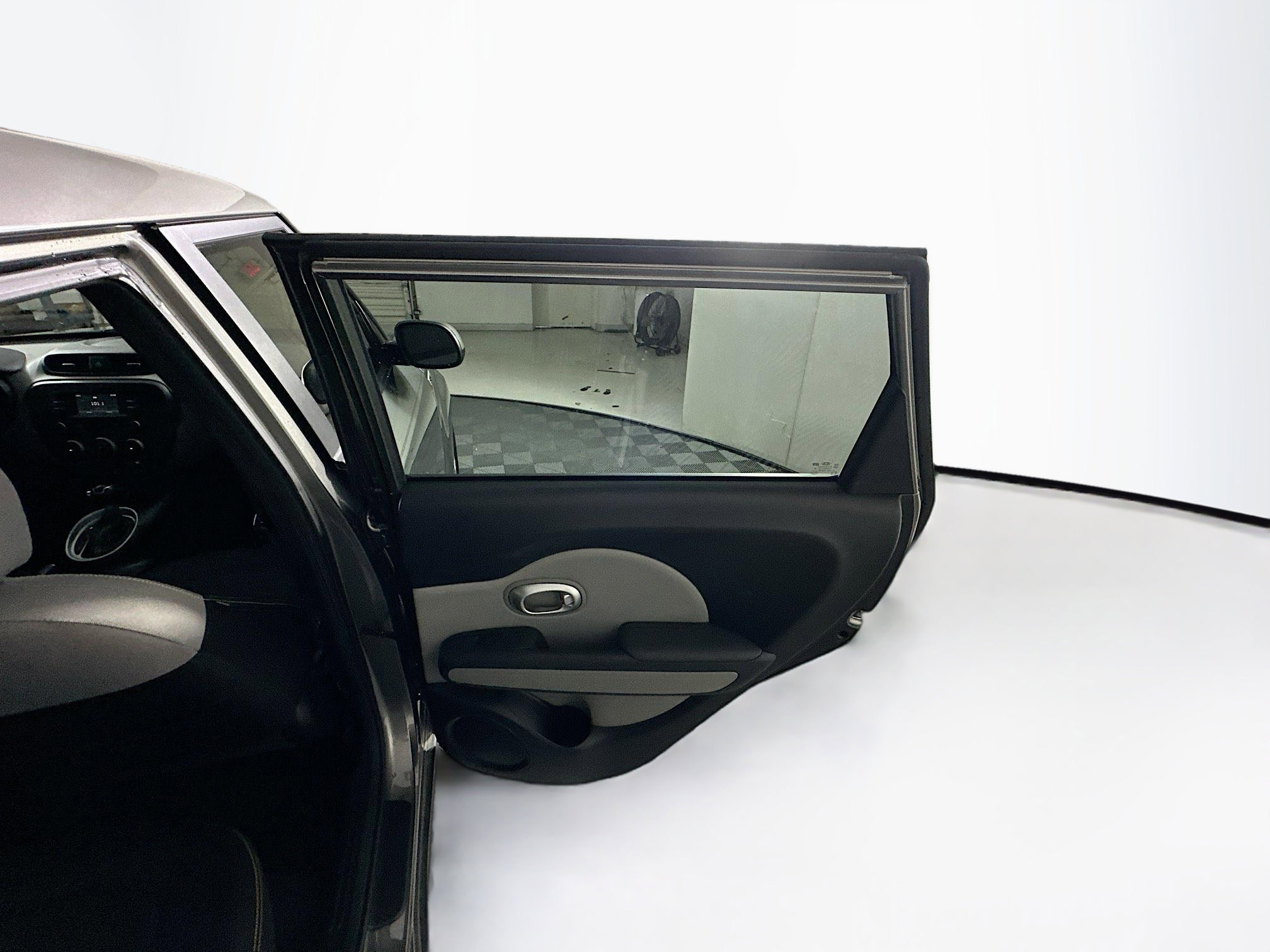 Used 2016 Kia Soul + image 28