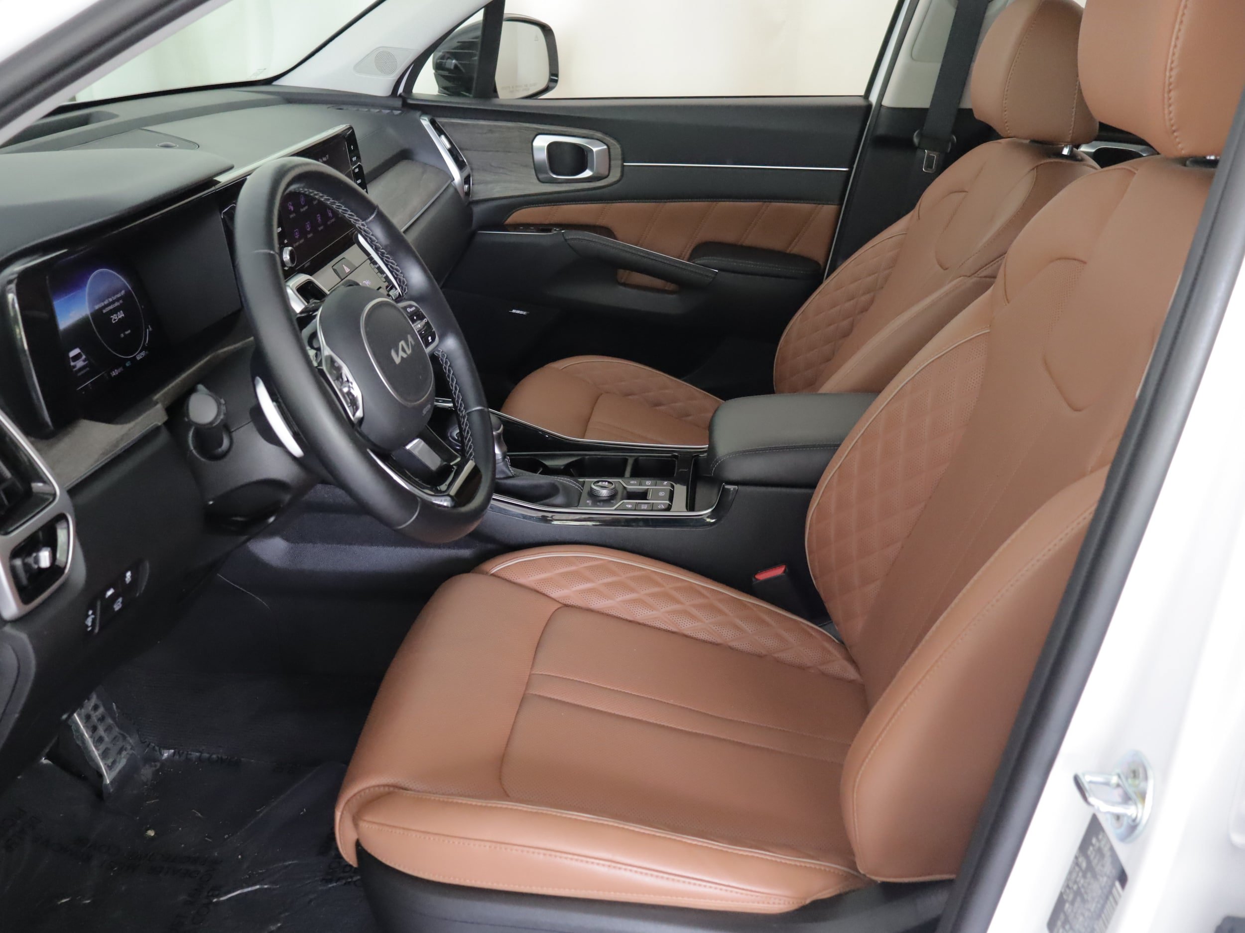 Used 2022 Kia Sorento SX Prestige w/ Rust Color Package AWD/4WD image 8