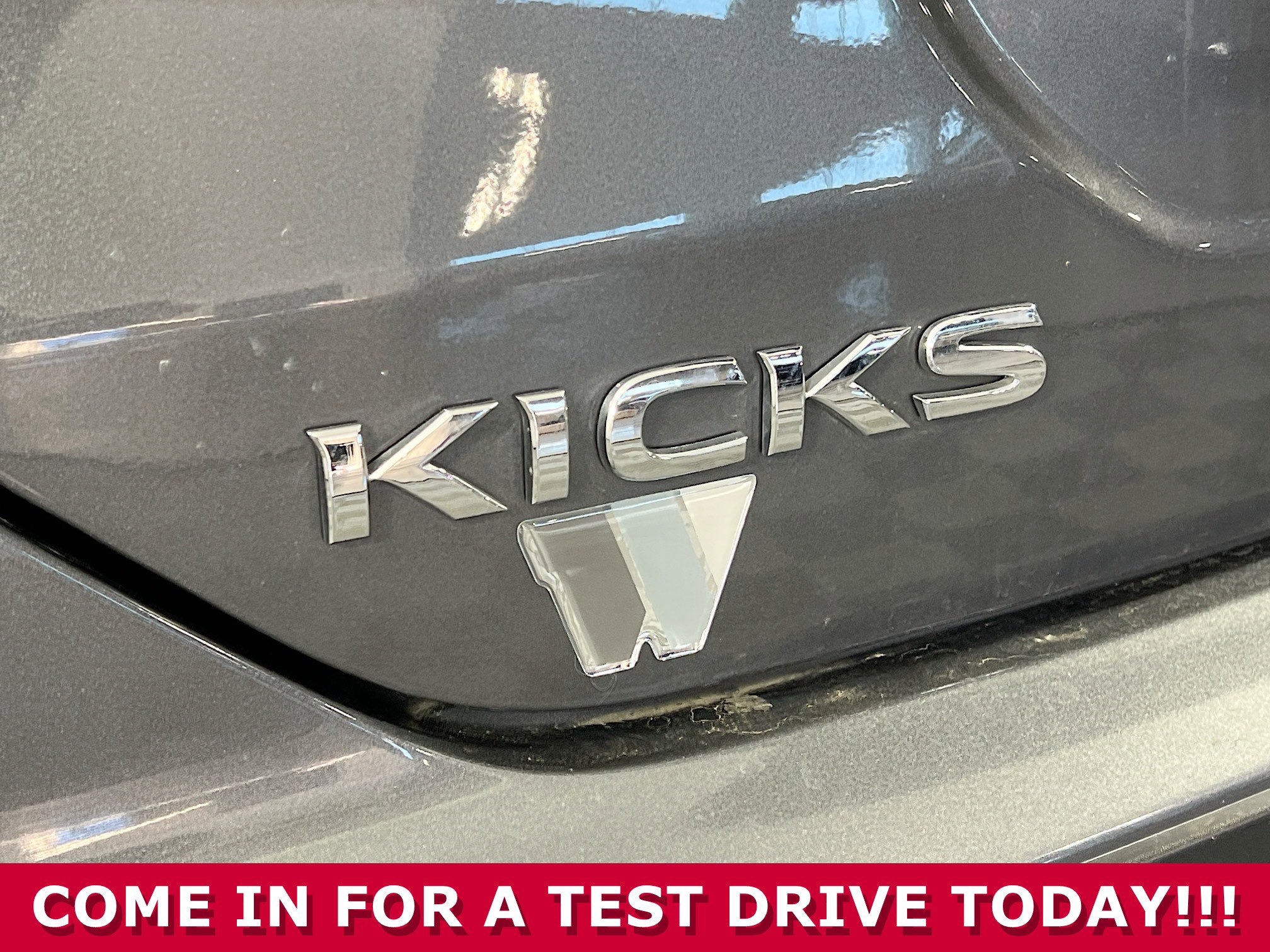 Used 2023 Nissan Kicks SR image 31