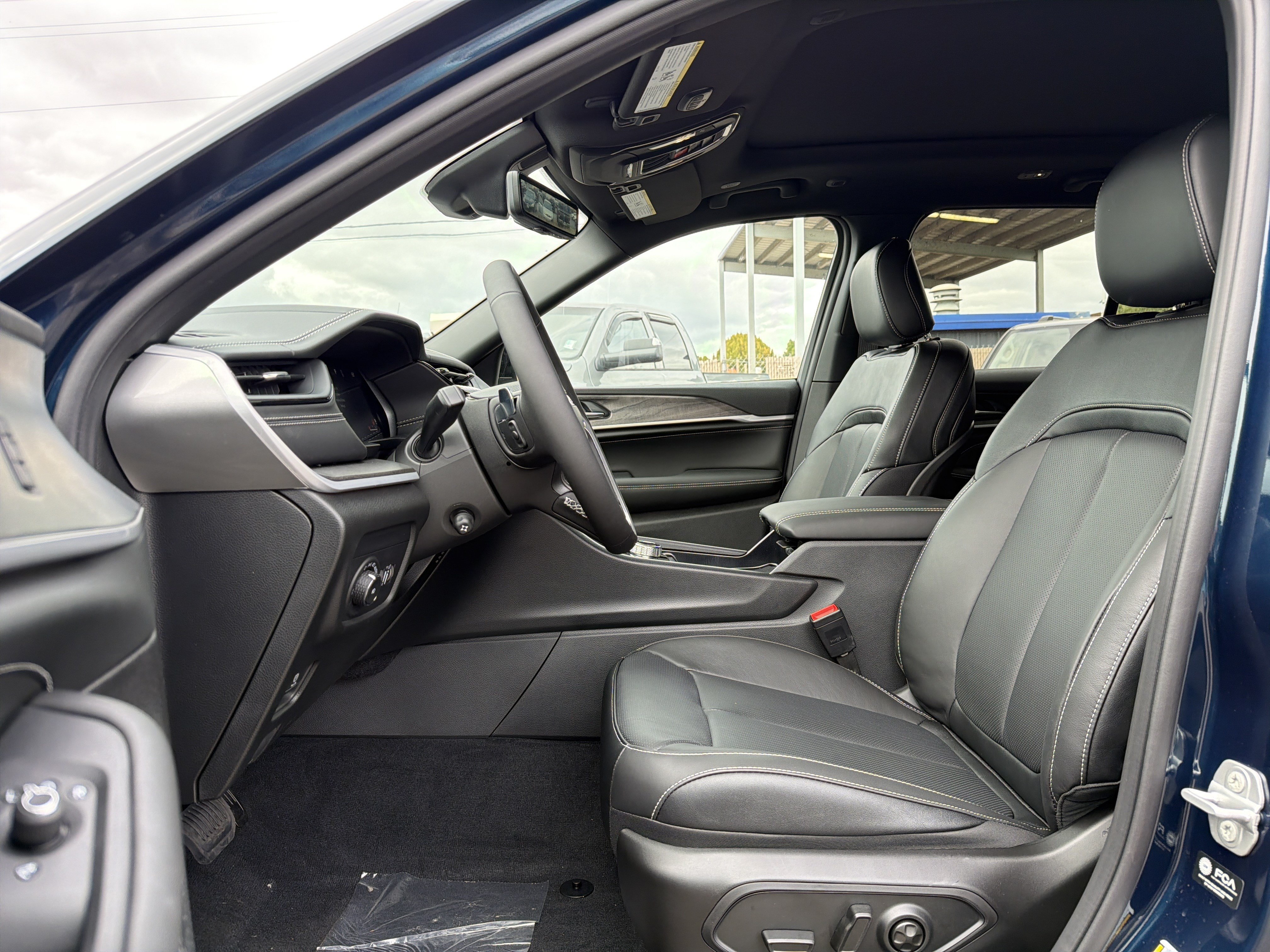 New 2027 Jeep Grand Cherokee Limited AWD/4WD image 10
