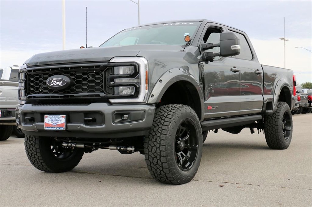 New 2026 Ford F250 Lariat w/ Black Appearance Package