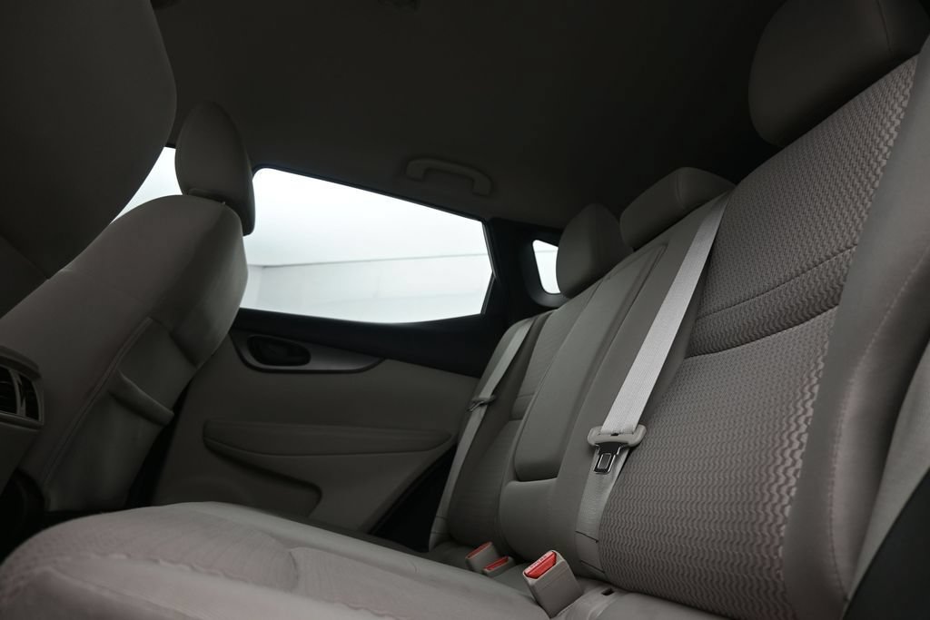 Used 2017 Nissan Rogue Sport S w/ S Appearance Package FWD image 15