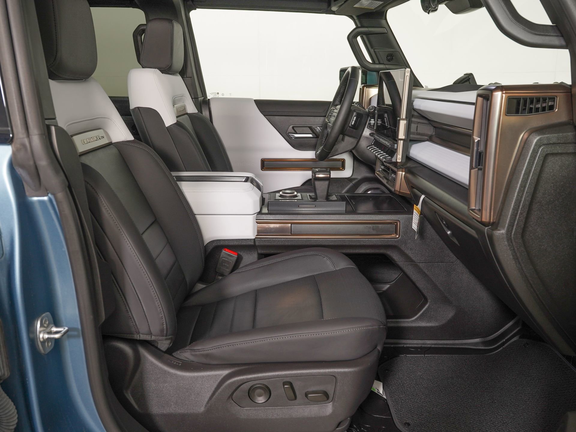 Used 2024 GMC Hummer EV 3X w/ Omega Edition image 11