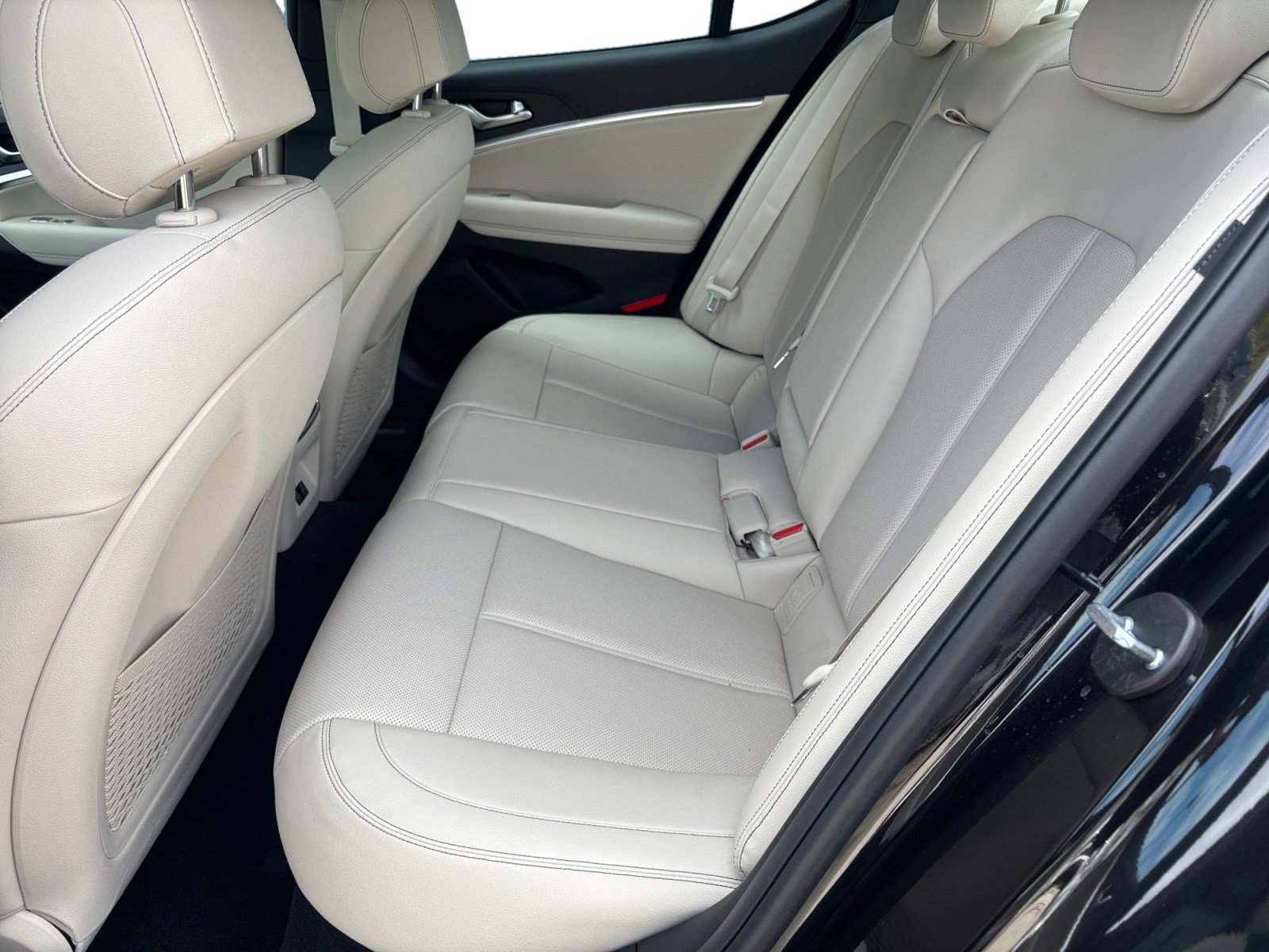 Used 2026 Genesis G70 2.5T image 13