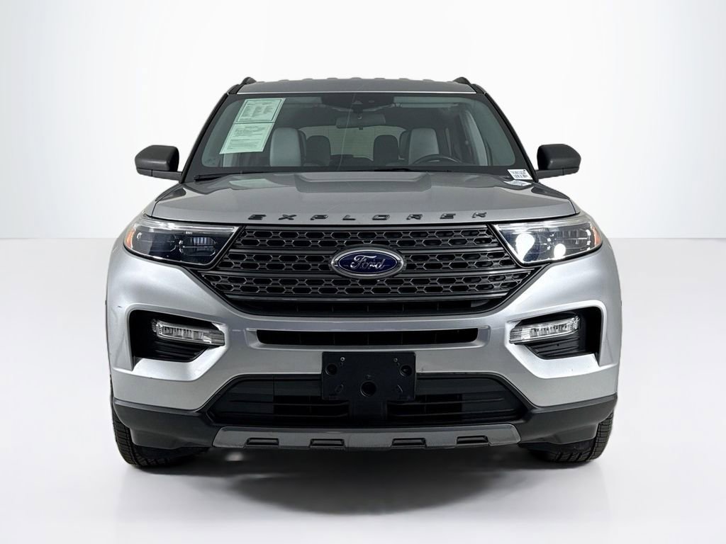 Used 2021 Ford Explorer XLT w/ Equipment Group 202A image 8