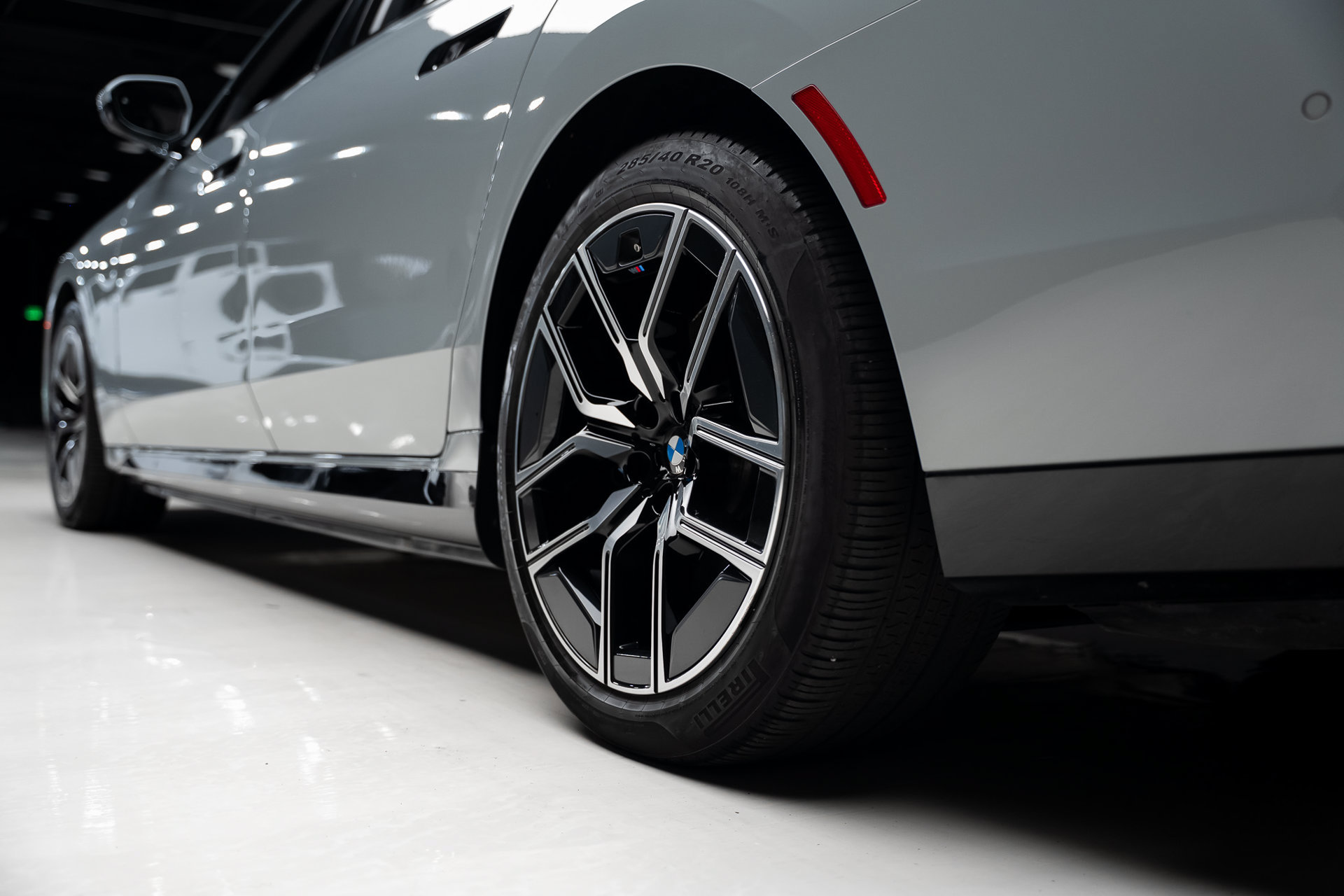 Used 2024 BMW i7 xDrive60 w/ Executive Package AWD/4WD image 76