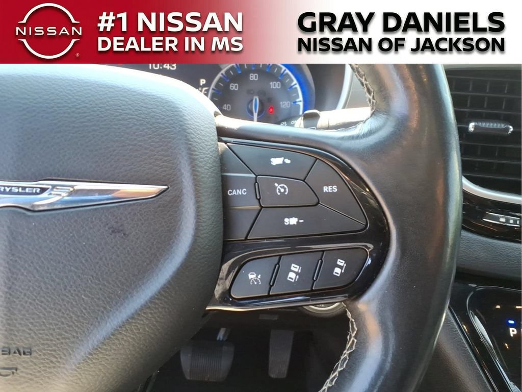 Used 2020 Chrysler Pacifica Touring-L Plus FWD image 15