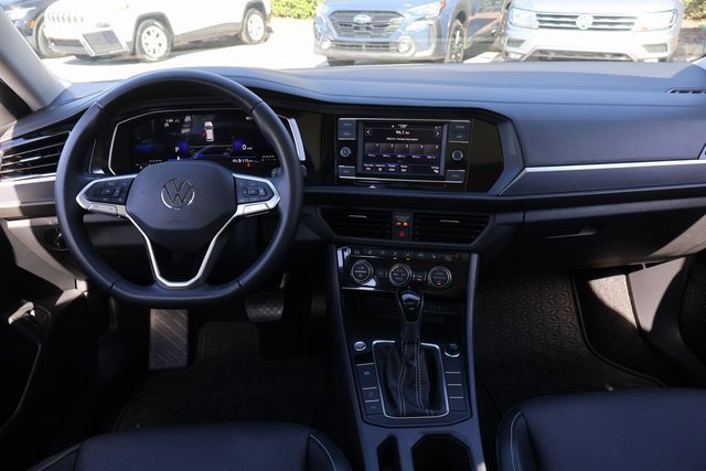 Certified 2023 Volkswagen Jetta SE image 15