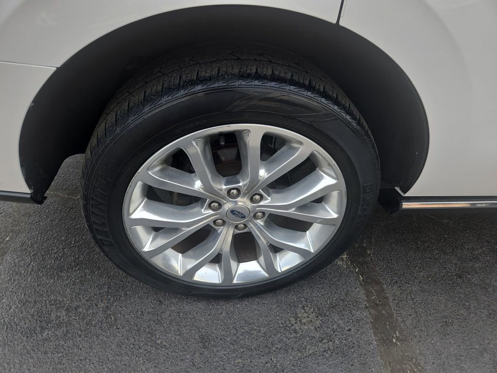 Used 2018 Ford Expedition Limited w/ Equipment Group 302A image 32