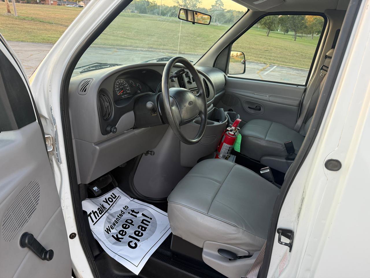 Used 1998 Ford E-350 and Econoline 350 Club Wagon image 10