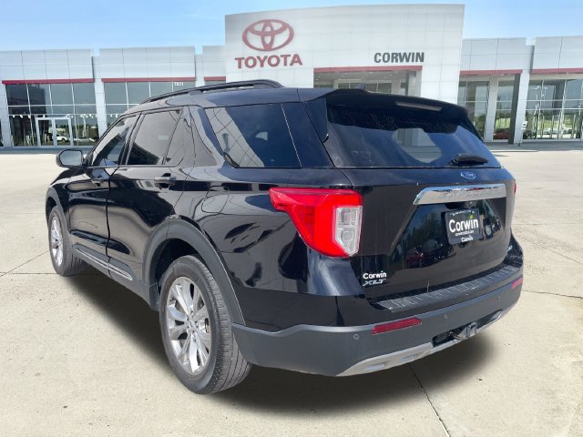 Used 2023 Ford Explorer XLT w/ Equipment Group 202A AWD/4WD image 3