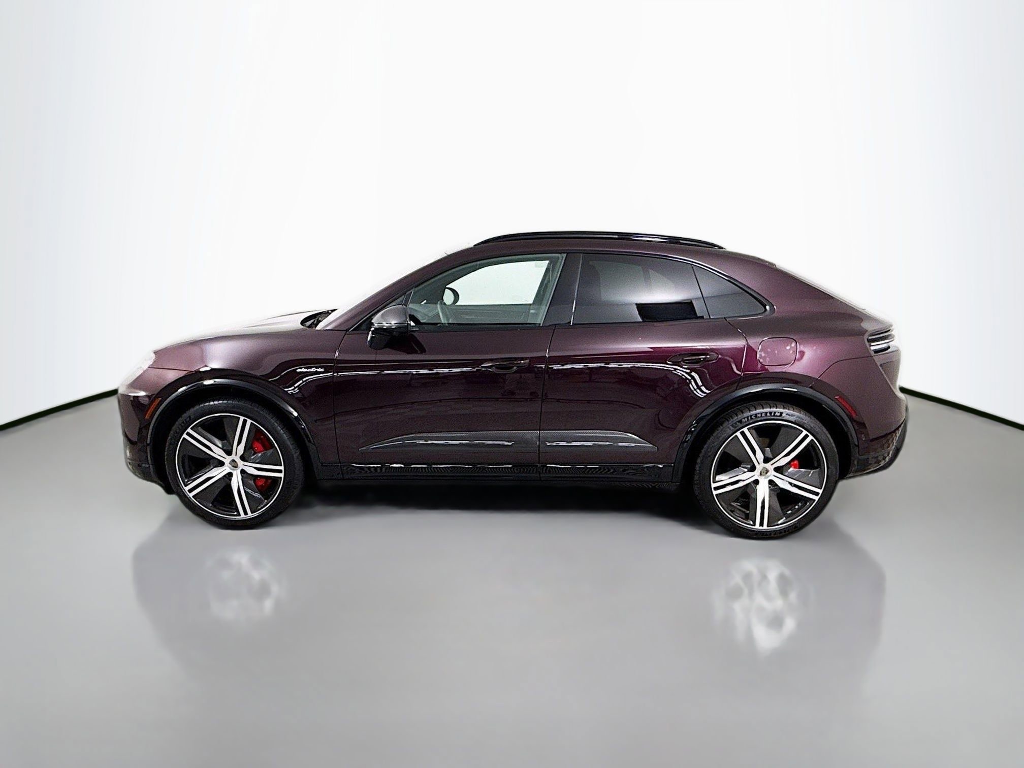 Certified 2024 Porsche Macan Turbo Electric image 2