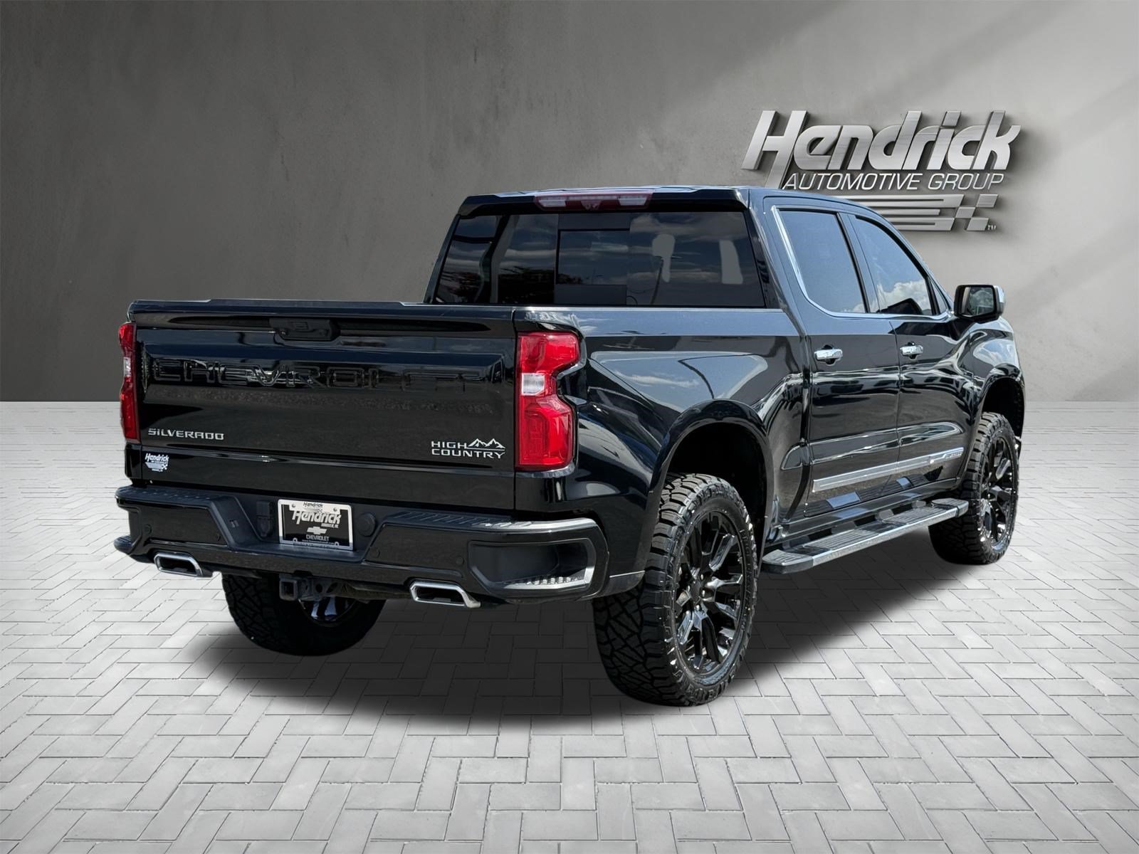 Used 2023 Chevrolet Silverado 1500 High Country w/ High Country Premium Package AWD/4WD image 10
