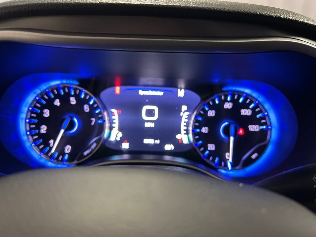 Used 2024 Chrysler Pacifica Touring-L w/ Uconnect Theater Family Group FWD image 16