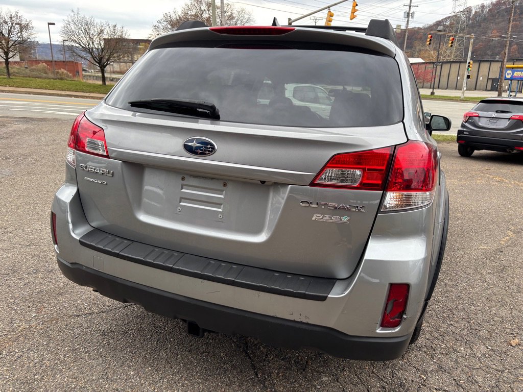 Used 2011 Subaru Outback 2.5i Limited image 20
