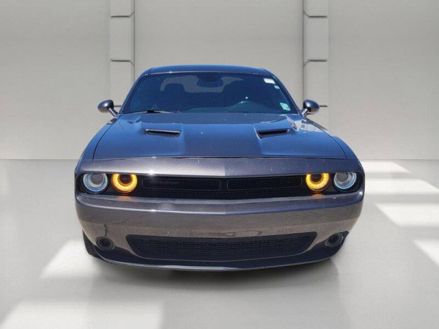 Used 2019 Dodge Challenger SXT w/ Blacktop Package RWD image 2