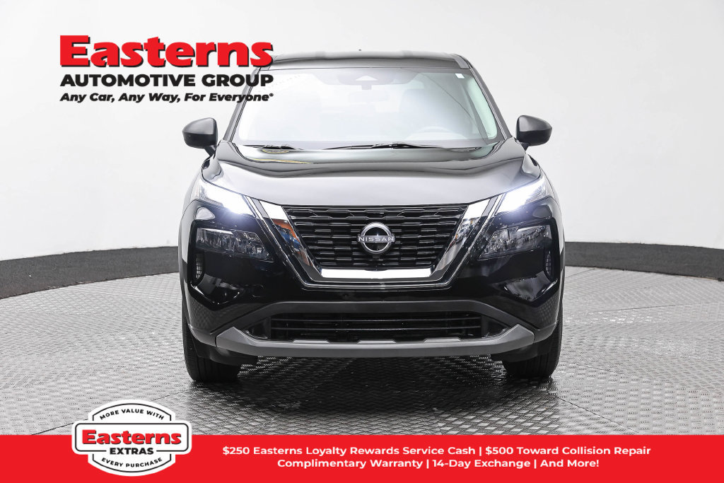 Used 2023 Nissan Rogue S AWD/4WD image 3