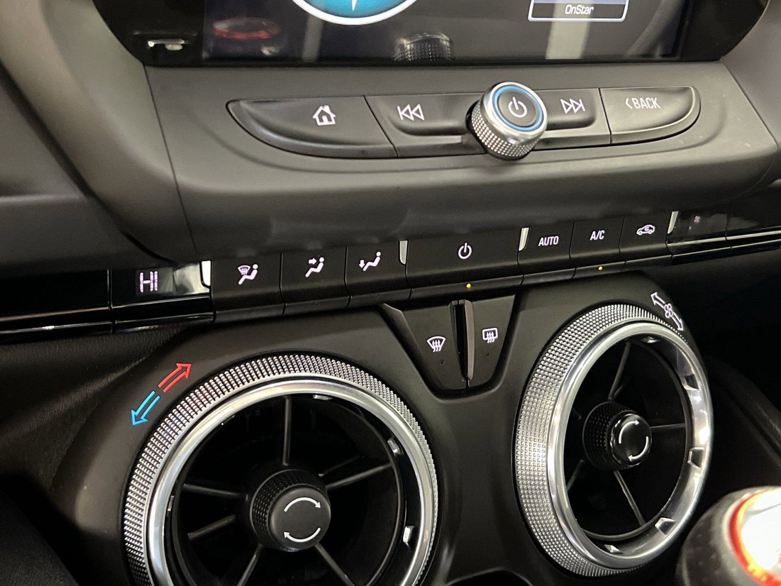 Used 2018 Chevrolet Camaro SS image 21