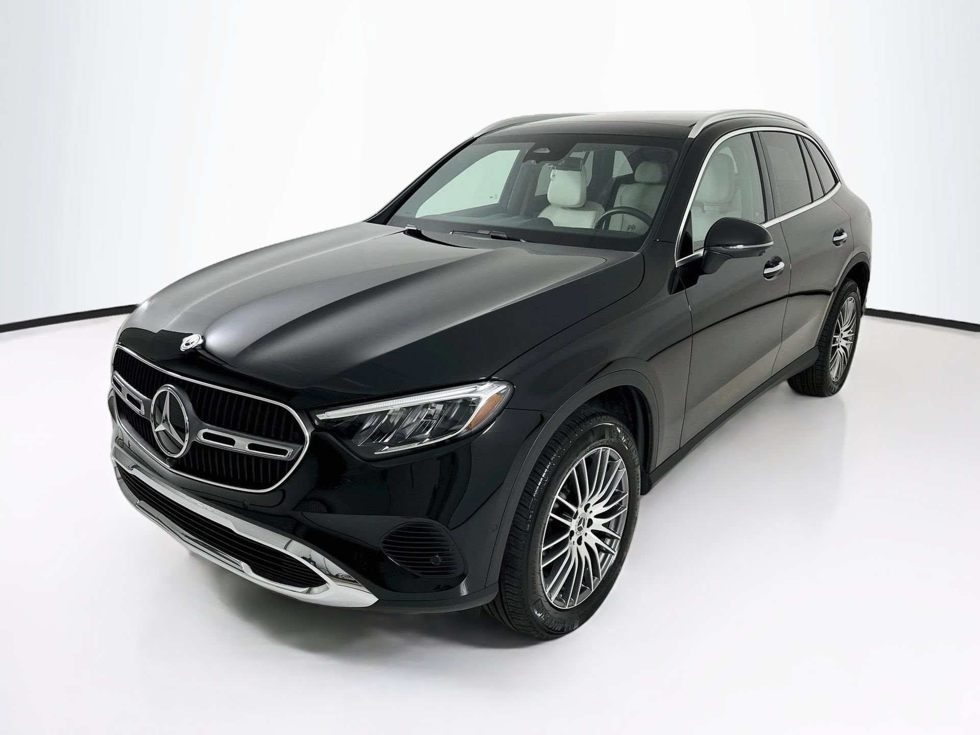 Certified 2026 Mercedes-Benz GLC 300 4MATIC image 3
