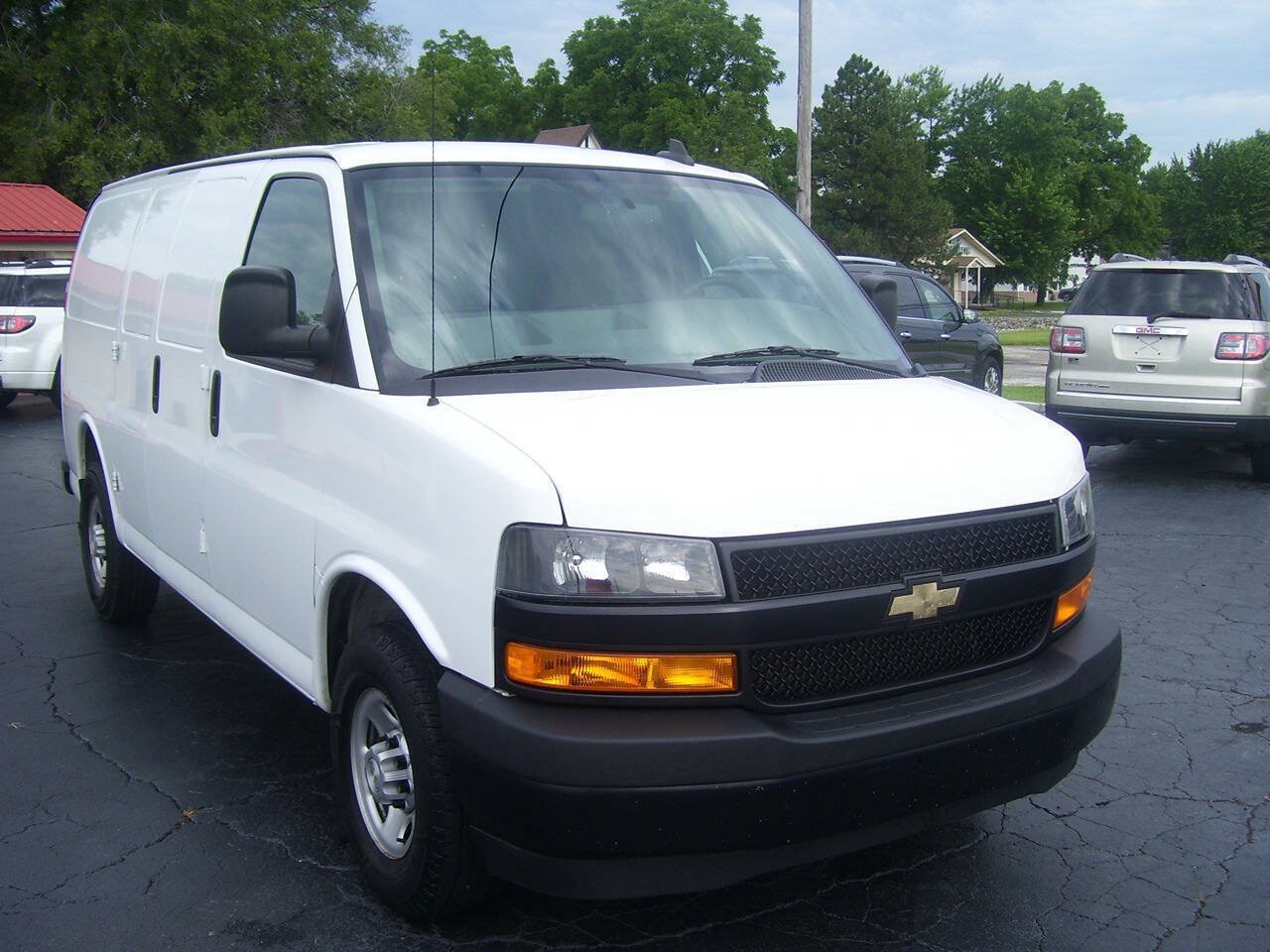 Used 2021 Chevrolet Express 2500 RWD image 5