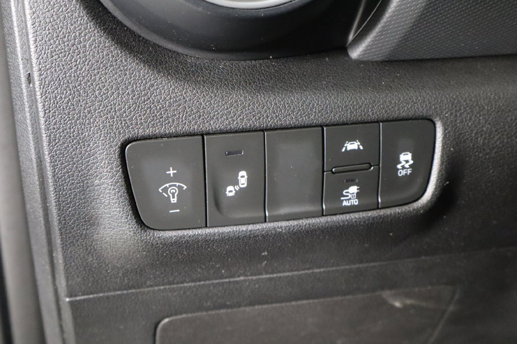 Used 2021 Hyundai Kona Limited FWD image 16