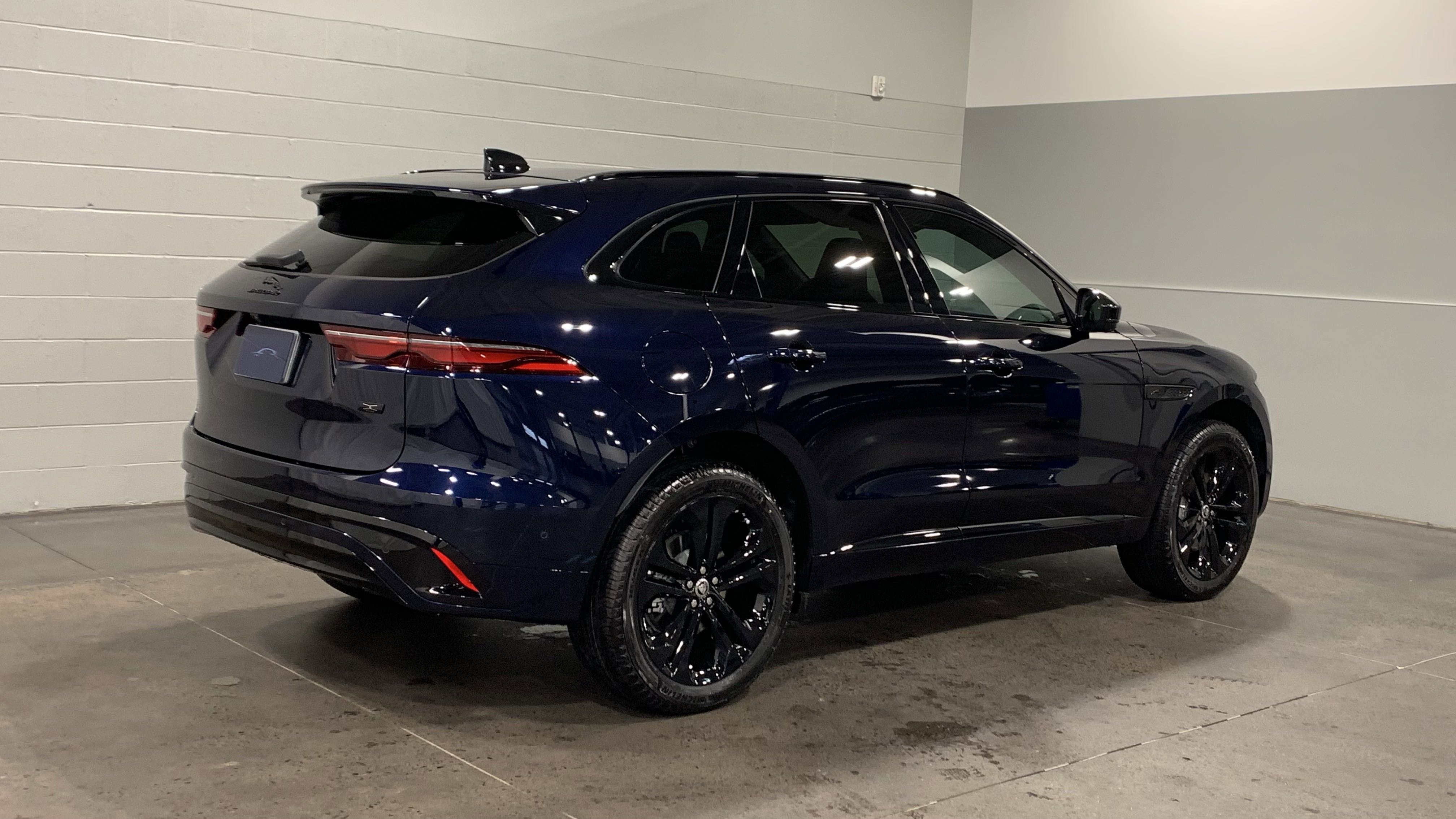 New 2026 Jaguar F-PACE R-Dynamic S image 2