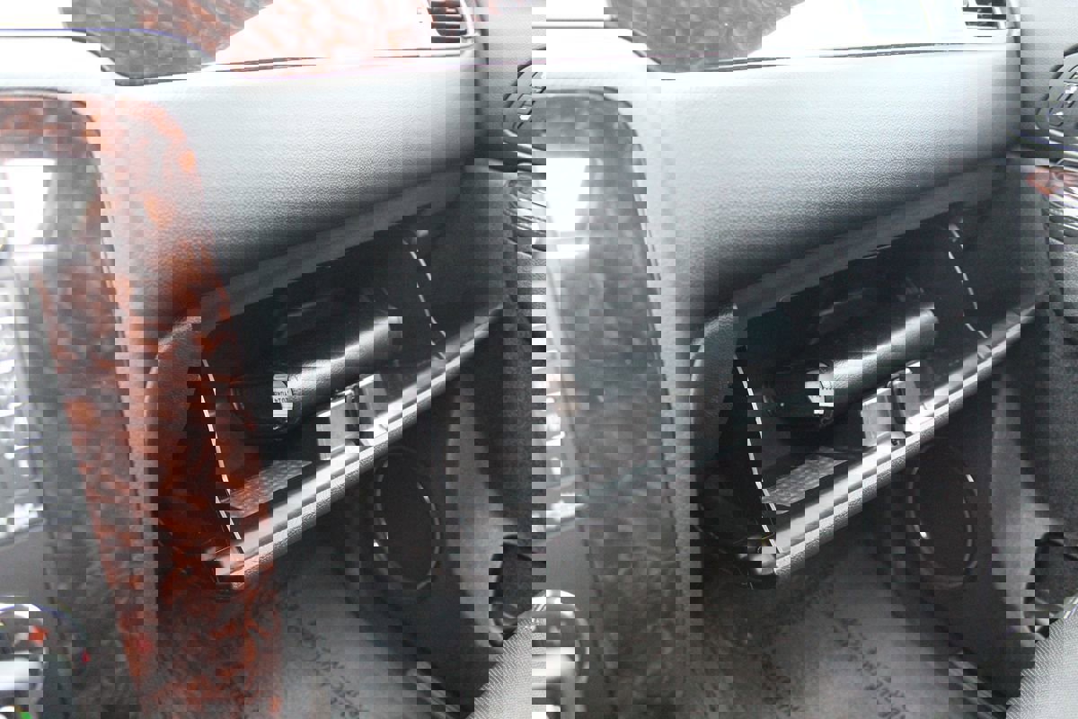 Used 2014 GMC Yukon XL Denali image 34