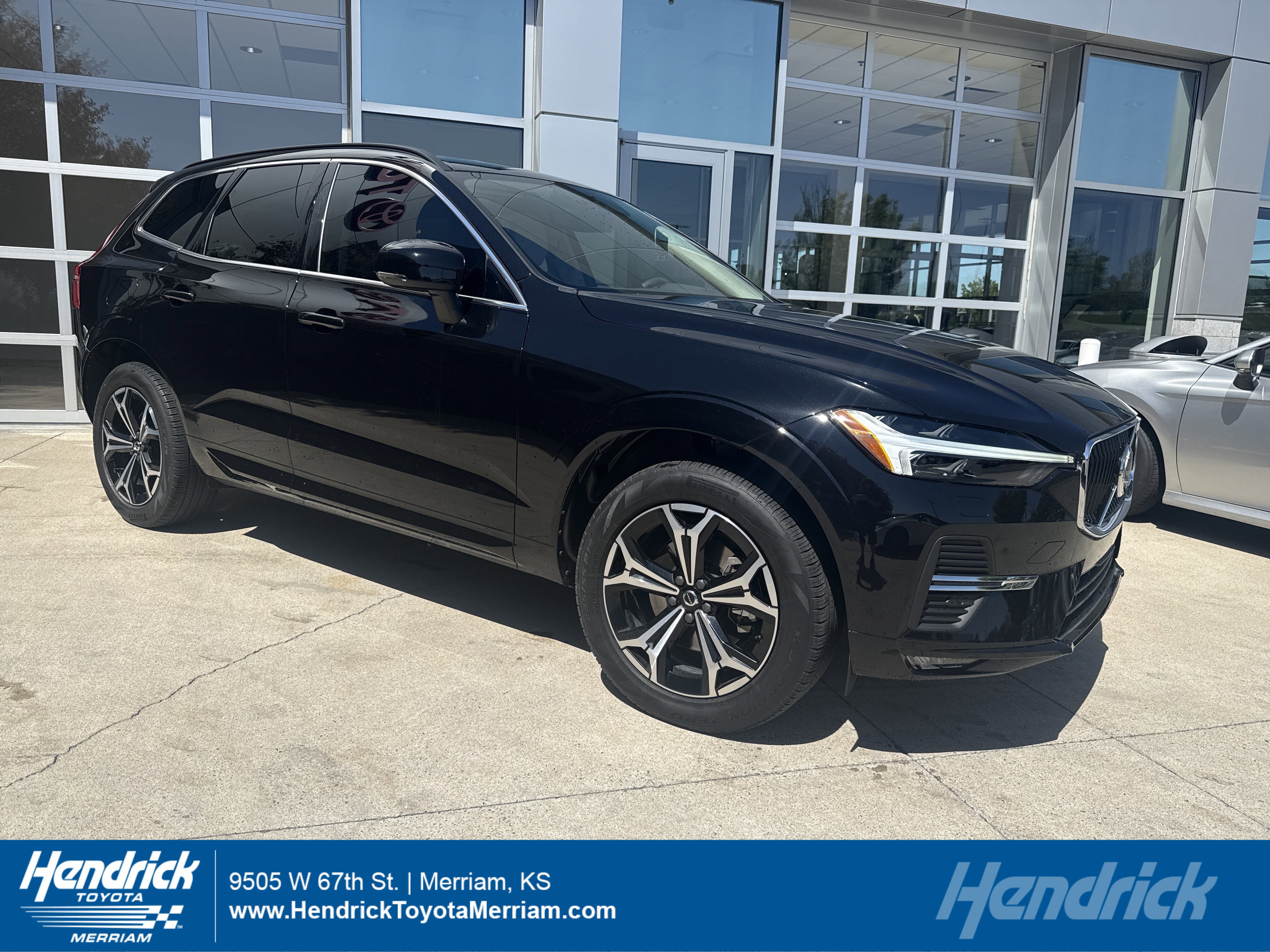 Used 2022 Volvo XC60 B5 Momentum w/ Climate Package