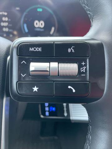 Used 2025 Hyundai Santa Fe Limited image 19