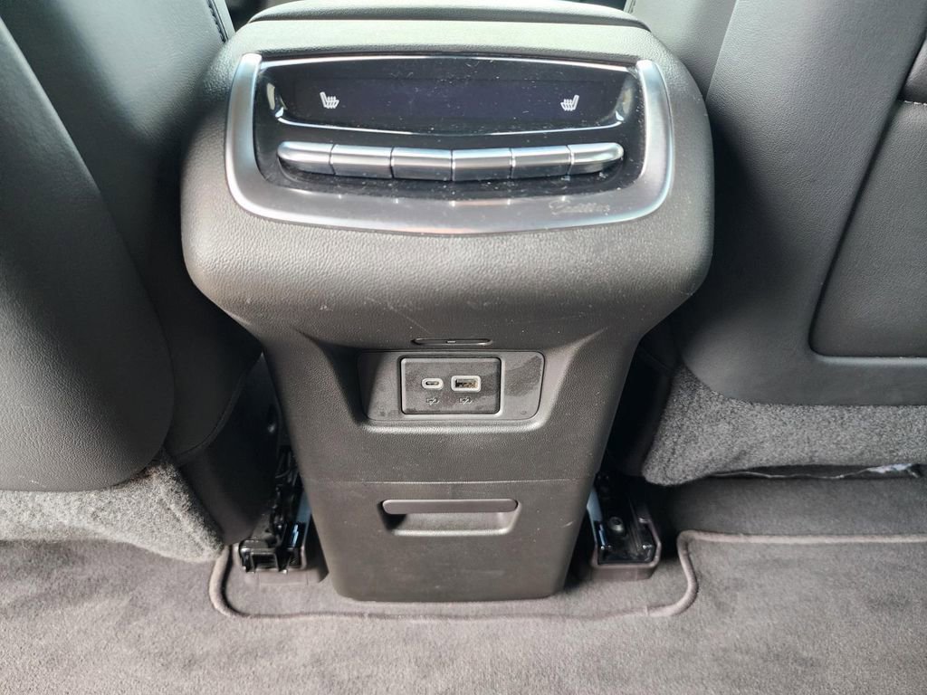 Used 2024 Cadillac XT6 Premium Luxury image 17