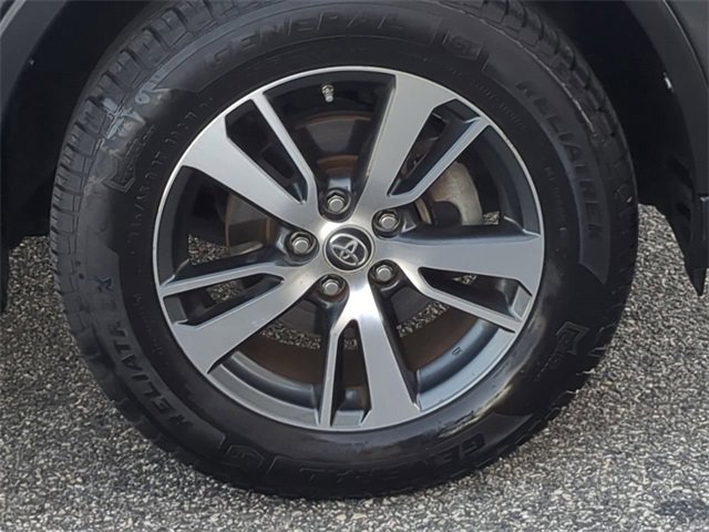 Used 2016 Toyota RAV4 XLE image 11