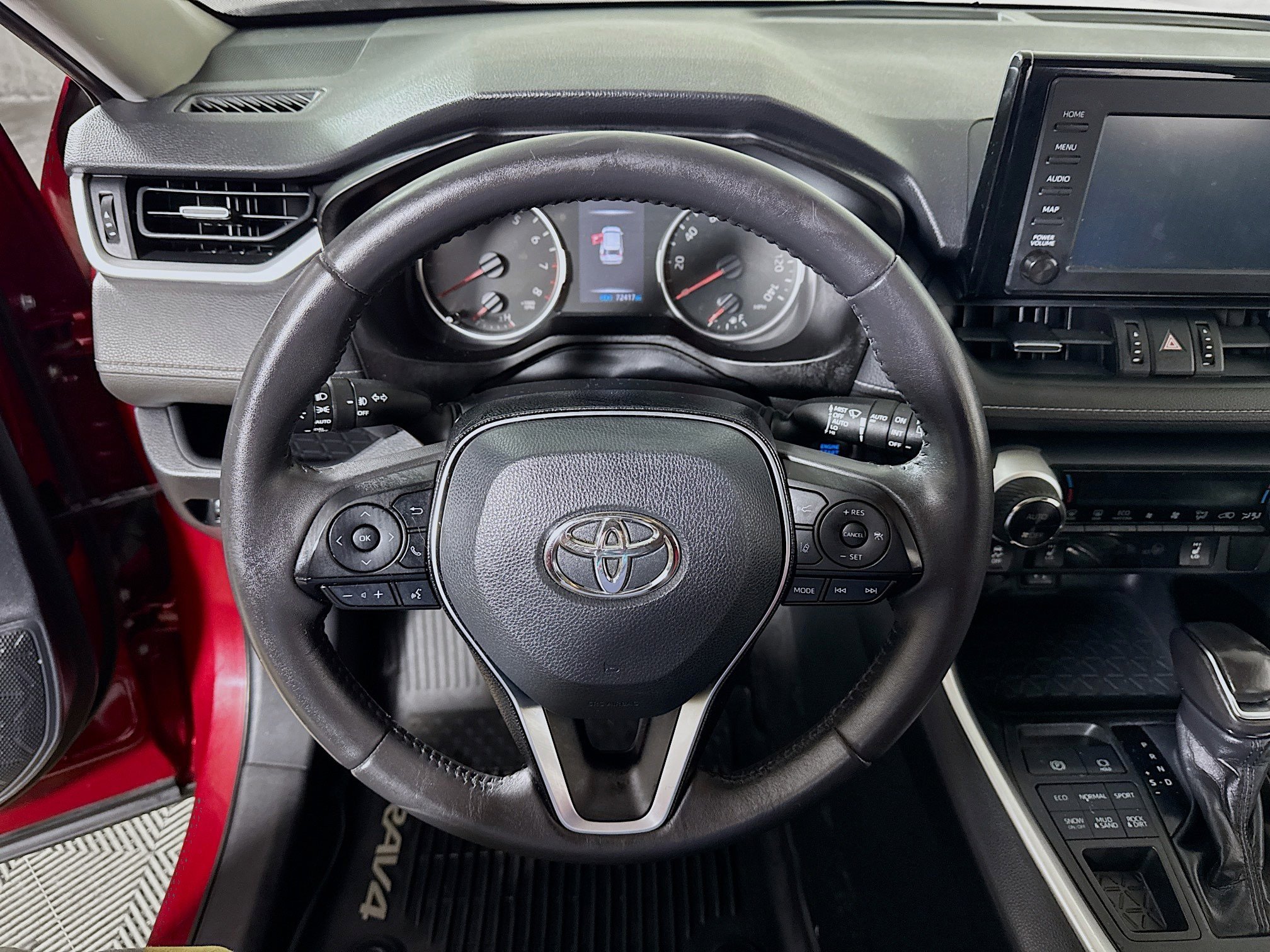 Used 2019 Toyota RAV4 XLE Premium w/ Cold Weather Package AWD/4WD image 12