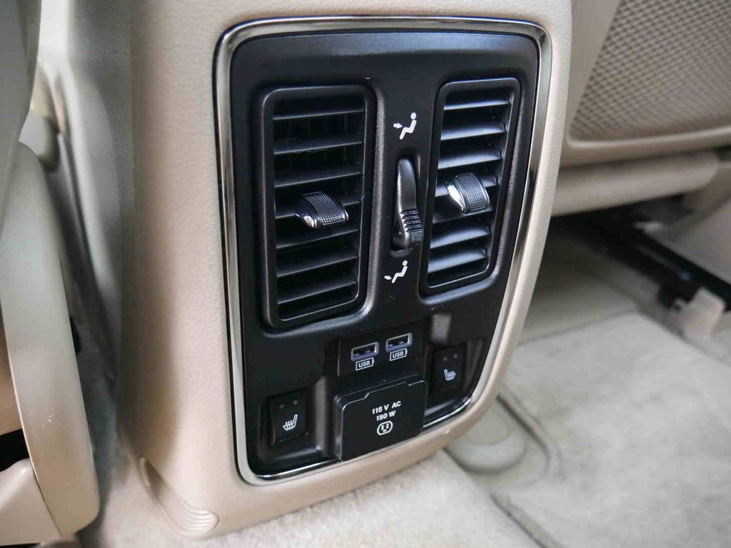 Used 2017 Jeep Grand Cherokee Overland w/ Jeep Active Safety Group image 16