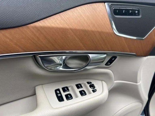 Used 2022 Volvo XC90 T5 Momentum w/ Climate Package image 17