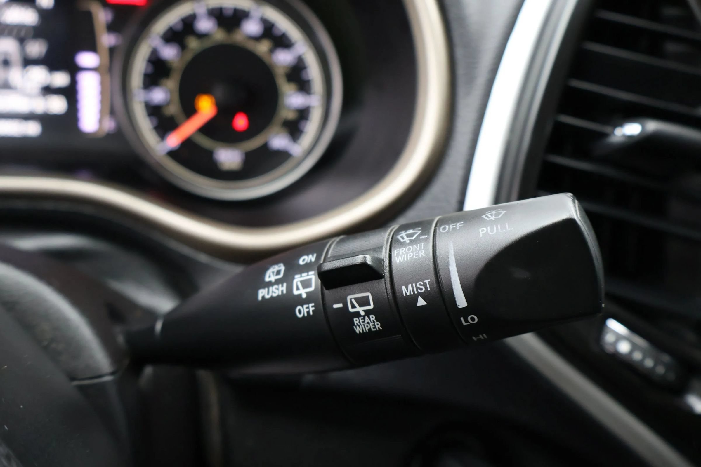 Used 2014 Jeep Cherokee Latitude w/ Cold Weather Group AWD/4WD image 19