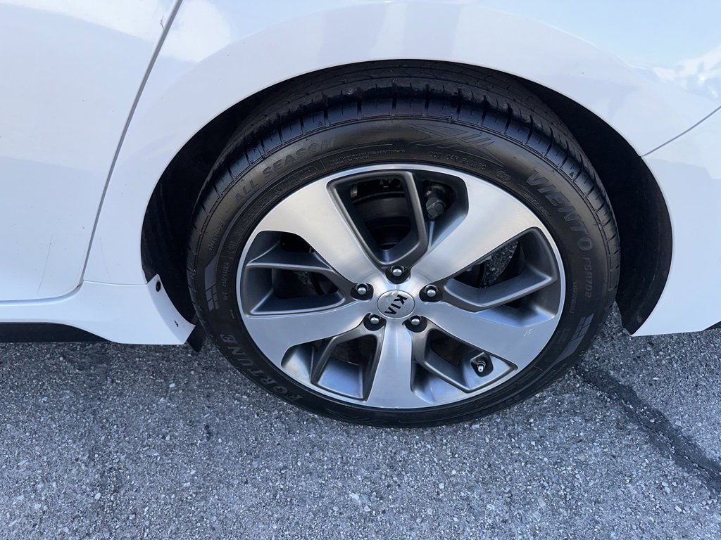 Used 2019 Kia Optima S image 12