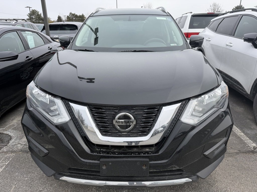 Used 2018 Nissan Rogue SV w/ Premium Package image 2