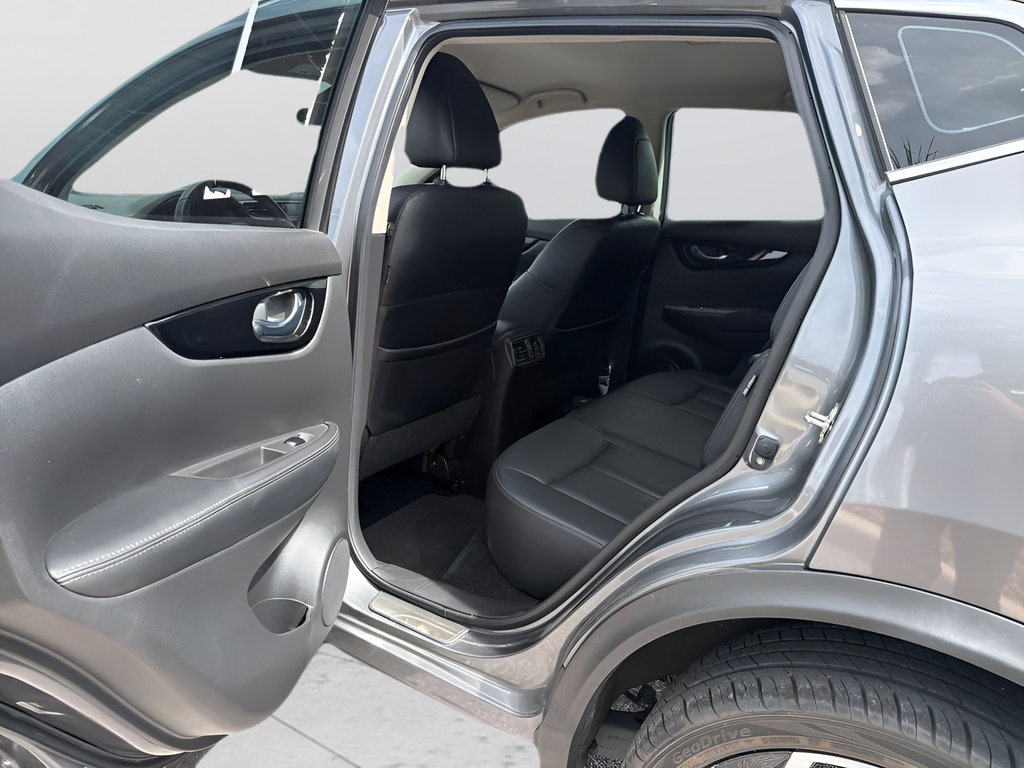Used 2022 Nissan Rogue Sport SL AWD/4WD image 19
