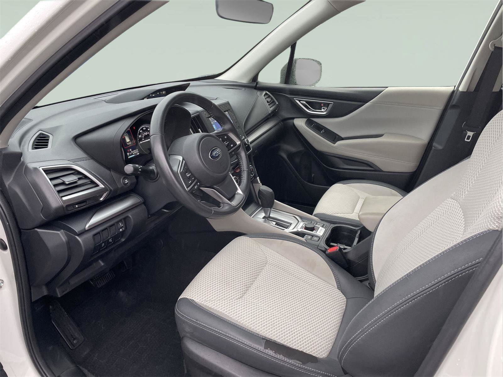 Used 2020 Subaru Forester Premium AWD/4WD image 11