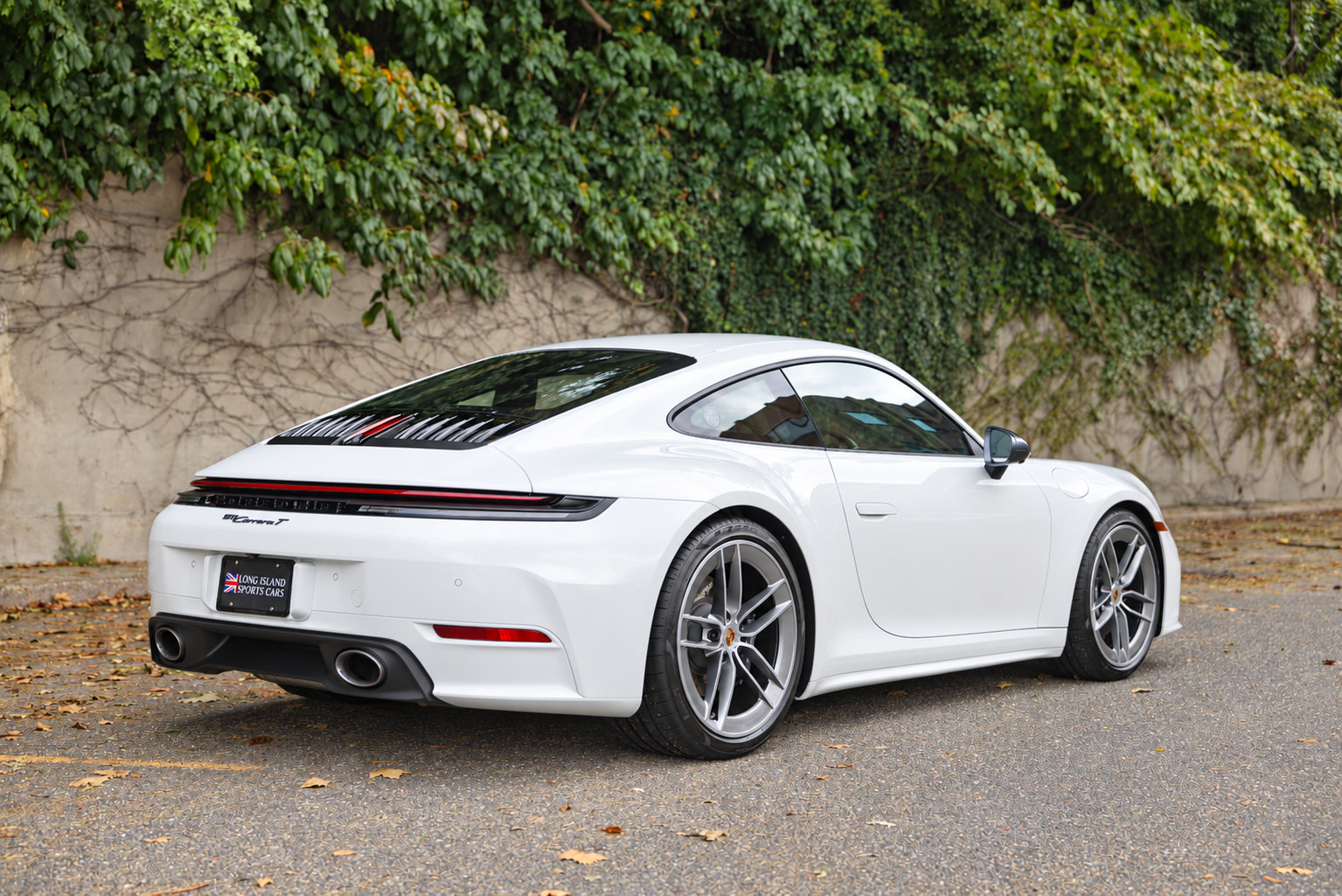 Used 2025 Porsche 911 Carrera RWD image 4