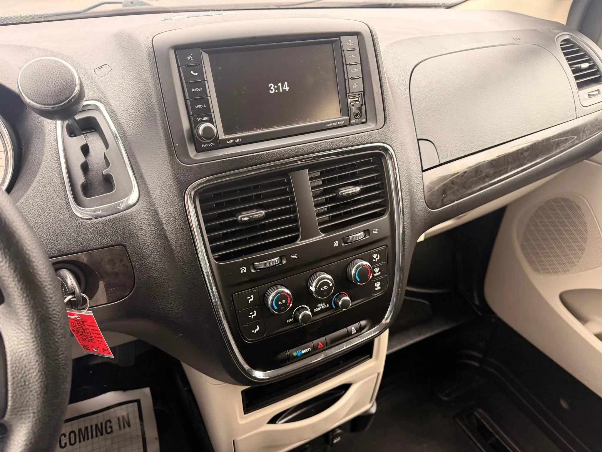 Used 2019 Dodge Grand Caravan SE image 14