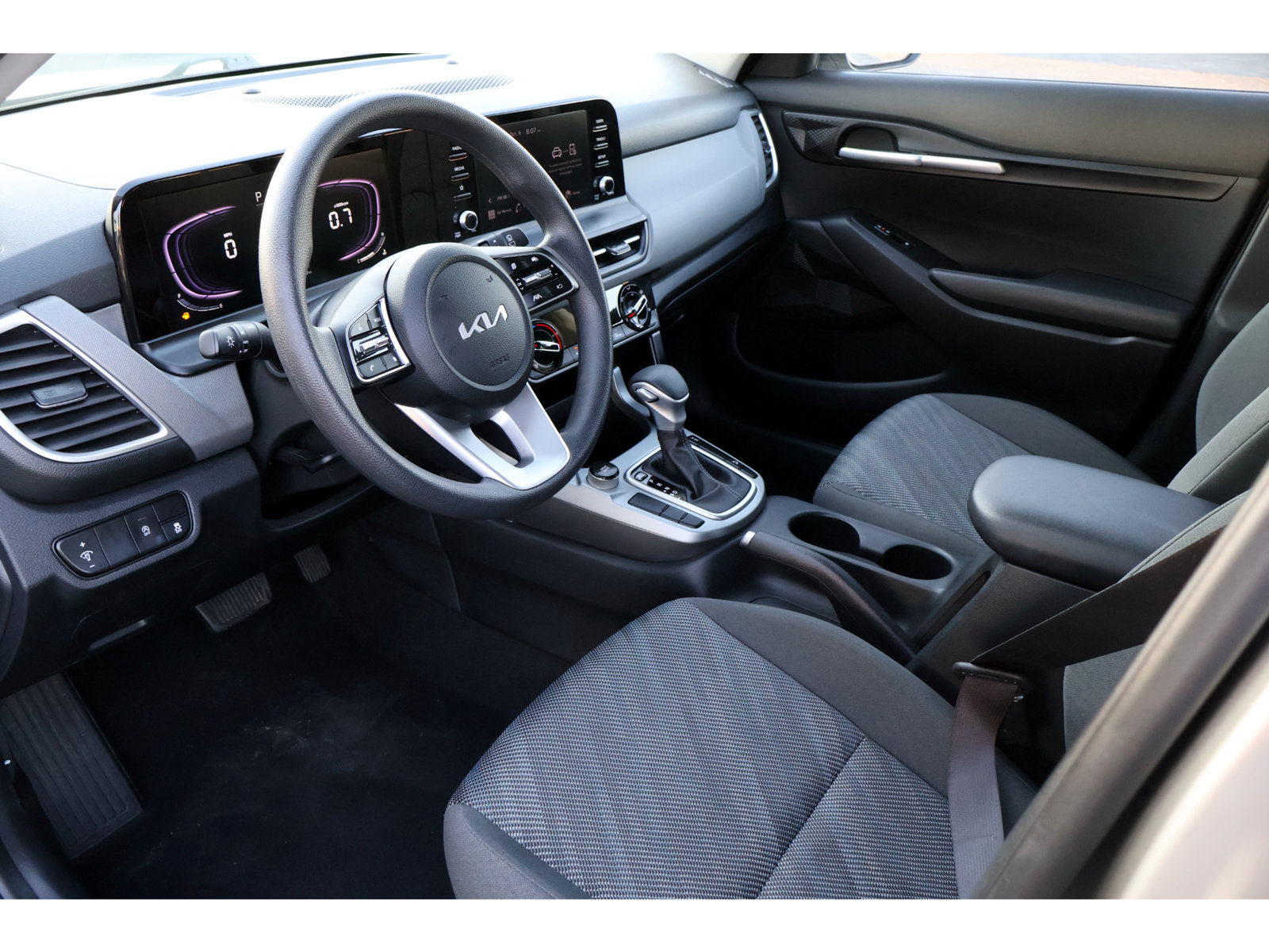 Used 2026 Kia Seltos LX AWD/4WD image 3