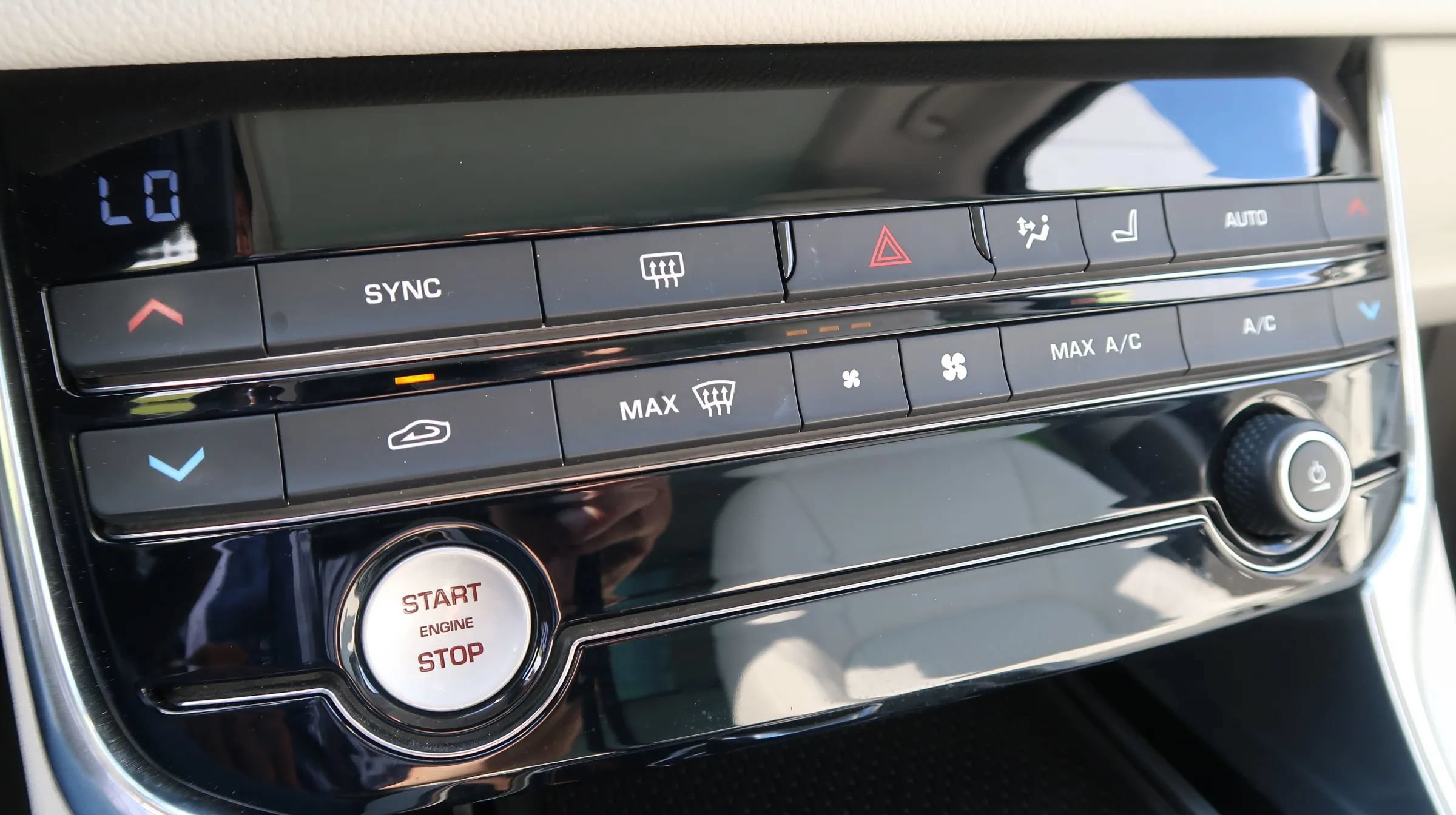Used 2017 Jaguar XF Prestige RWD image 35