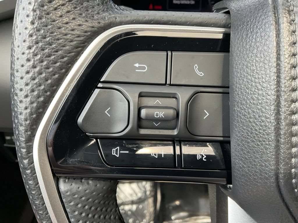 Used 2025 Toyota Tundra Platinum AWD/4WD image 12