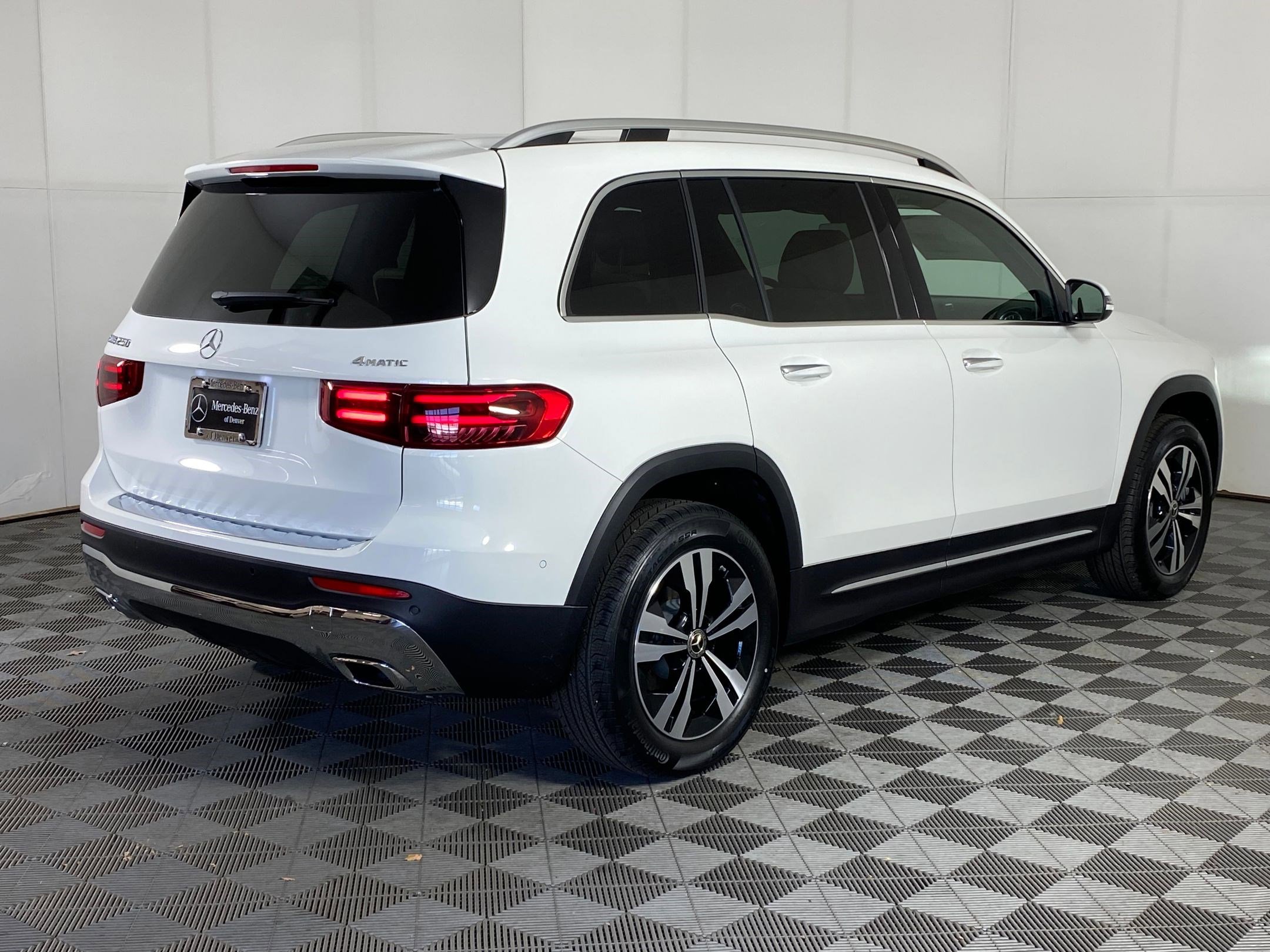 New 2025 Mercedes-Benz GLB 250 4MATIC image 8